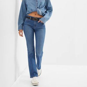 Mid Rise Baby Boot Jeans (size 26P)